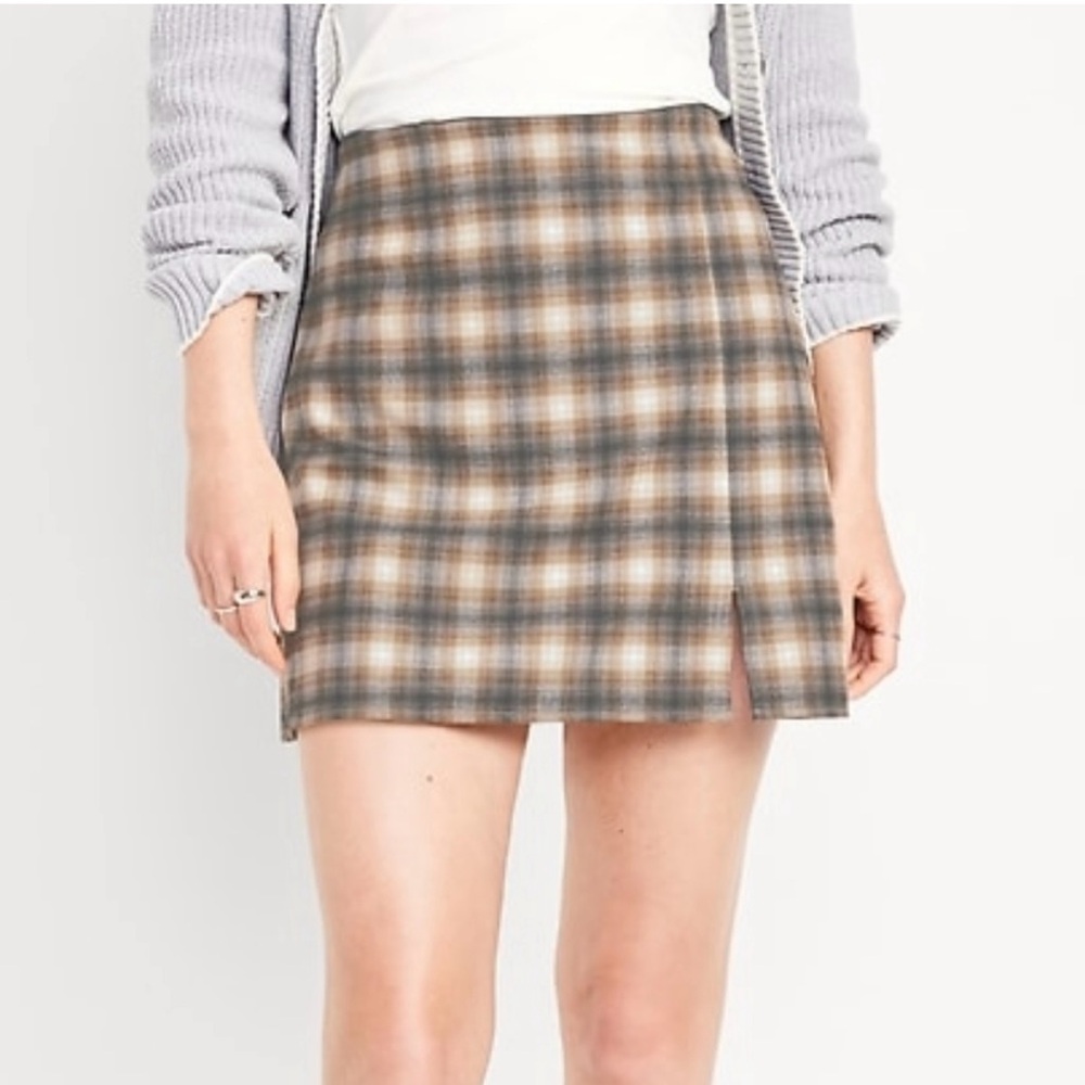Old Navy Plaid A-Line Skirt in Brown and Gray